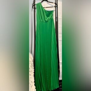 Elegant Green Pleated Skirt